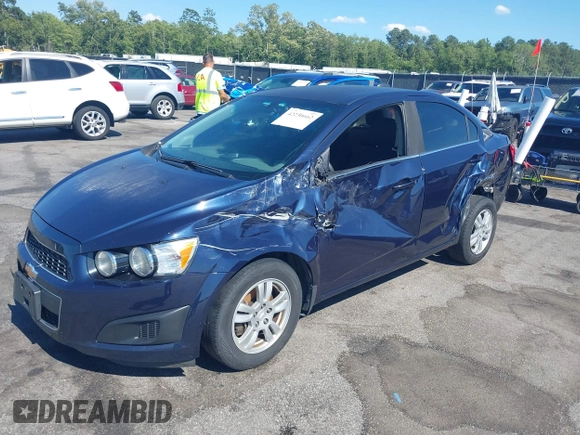 2015 Chevrolet Sonic LT z VIN 1G1JC5SB5F4177676, wystawiony jako IAAI lot #42230662 z przebiegiem 155 884 mil mil oraz . Historia ofert i sprzedaży dostępna na DreamBid. Obrazek 19.