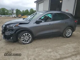 2022 Ford Escape SE z VIN 1FMCU0G60NUA37153, wystawiony jako Copart lot #55214085 z przebiegiem Nie podano mil oraz Szkoda całkowita • Salvage title. Historia ofert i sprzedaży dostępna na DreamBid. Obrazek 1.