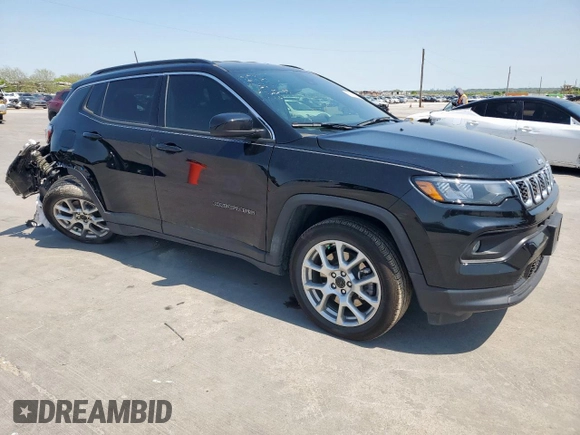 2025 Jeep Compass Latitude z VIN 3C4NJDBN9ST515927, wystawiony jako Copart lot #50828755 z przebiegiem 11 454 mil mil oraz Szkoda całkowita • Salvage title. Historia ofert i sprzedaży dostępna na DreamBid. Obrazek 4.