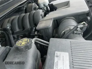 2019 Chevrolet Suburban LS z VIN 1GNSCGKC5KR321327, wystawiony jako IAAI lot #41069977 z przebiegiem 282 308 mil mil oraz . Historia ofert i sprzedaży dostępna na DreamBid. Obrazek 19.