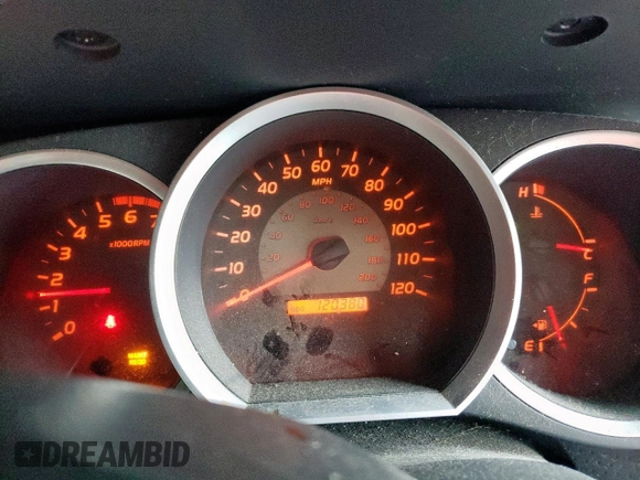 2011 Toyota Tacoma PreRunner z VIN 5TFTU4GN9BX001765, wystawiony jako Copart lot #58019945 z przebiegiem 120 380 mil mil oraz Szkoda całkowita • Salvage title. Historia ofert i sprzedaży dostępna na DreamBid. Obrazek 9.