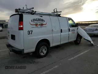 2021 Chevrolet Express Cargo z VIN 1GCWGAFP5M1251810, wystawiony jako Copart lot #43169785 z przebiegiem 57 200 mil mil oraz Szkoda całkowita • Salvage title. Historia ofert i sprzedaży dostępna na DreamBid. Obrazek 3.