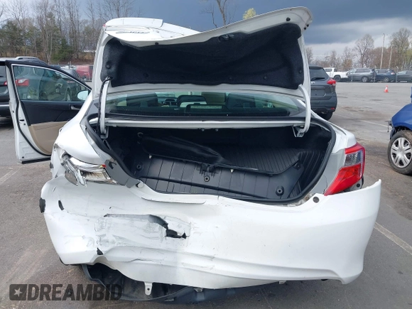 2013 Toyota Camry L with VIN 4T1BF1FK6DU258331, listed as a IAAI auction lot 41877475 with 204,611 mi miles. Bid and sale history available at carsss.com. Image 6.
