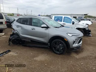 2025 Buick Encore GX Sport Touring с VIN KL4AMDSL1SB006771, выставлен на аукционе Copart как лот 54868335 с пробегом 2 795 миль миль и Списание • Salvage title. История ставок и продаж доступна на DreamBid. Изображение 4.