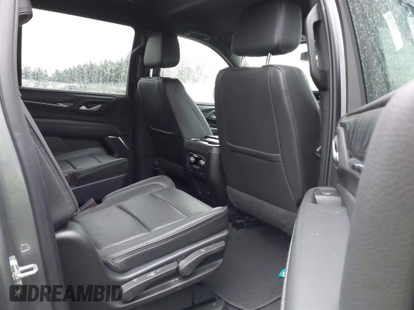 2022 GMC Yukon XL Denali with VIN 1GKS2JKL1NR208671, listed as a IAAI auction lot 39140703 with 28,235 mi miles and . Bid and sale history available at carsss.com. Image 8.