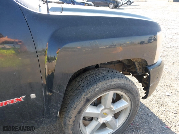 2008 Chevrolet Silverado 1500 LTZ with VIN 2GCFK13Y981340145, listed as a IAAI auction lot 40257243 with 1 mi miles. Bid and sale history available at carsss.com. Image 16.