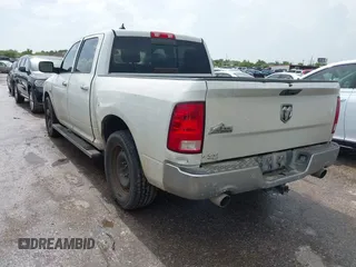 2017 Ram 1500 Lone Star Silver z VIN 1C6RR6LT6HS769308, wystawiony jako IAAI lot #42508245 z przebiegiem 159 770 mil mil oraz . Historia ofert i sprzedaży dostępna na DreamBid. Obrazek 3.