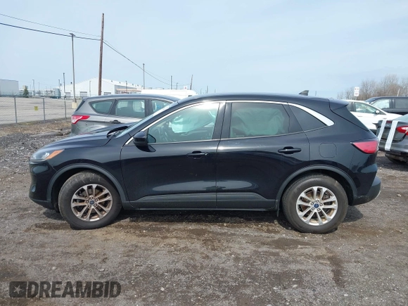 2020 Ford Escape SE with VIN 1FMCU0G67LUB94143, listed as a IAAI auction lot 42033681 with 34,180 mi miles and . Bid and sale history available at carsss.com. Image 14.
