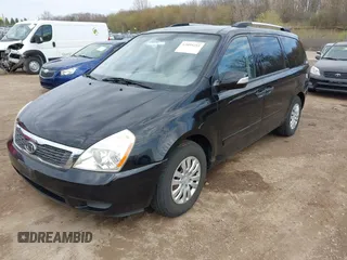 2011 Kia Sedona LX with VIN KNDMG4C7XB6368795, listed as a IAAI auction lot 42095251 with 146,813 mi miles. Bid and sale history available at carsss.com. Image 2.