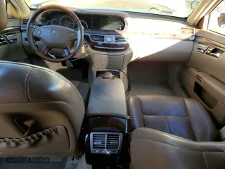 2009 Mercedes-Benz S-Class 5.5L V8 with VIN WDDNG71X29A259849, listed as a Copart auction lot 83017964 with 183,878 mi miles and Salvage Title. Bid and sale history available at carsss.com. Image 8.
