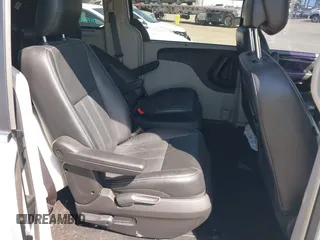 2015 Chrysler Town & Country Touring L with VIN 2C4RC1CG9FR547098, listed as a IAAI auction lot 42135624 with 61,364 mi miles and . Bid and sale history available at DreamBid. Image 8.