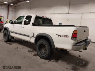 2002 Toyota Tundra SR5 with VIN 5TBBT44162S327523, listed as a IAAI auction lot 41635111 with 200,733 mi miles. Bid and sale history available at carsss.com. Image 3.