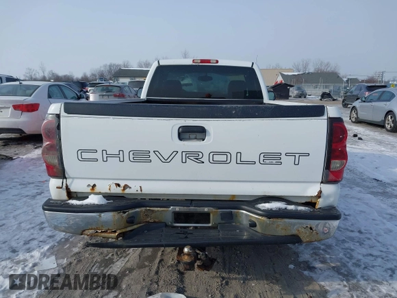 2004 Chevrolet Silverado 1500 Work Truck with VIN 1GCEC14X44Z236873, listed as a IAAI auction lot 41373750 with 95,355 mi miles. Bid and sale history available at carsss.com. Image 8.