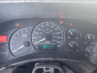 2002 Chevrolet Silverado 1500HD LT with VIN 1GCGK13U22F226215, listed as a Copart auction lot 67556633 with 237,272 mi miles and Salvage Title. Bid and sale history available at DreamBid. Image 9.