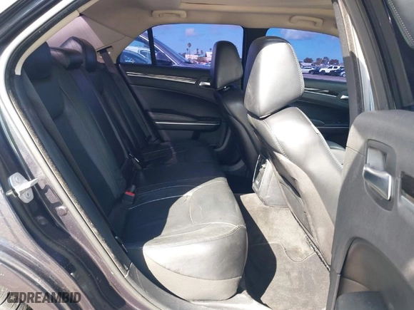 2015 Chrysler 300 Limited with VIN 2C3CCAAG3FH872042, listed as a IAAI auction lot 41743232 with 162,104 mi miles. Bid and sale history available at carsss.com. Image 8.