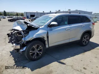 2019 Toyota Highlander LE z VIN 5TDZZRFH2KS323254, wystawiony jako Copart lot #58063165 z przebiegiem 89 295 mil mil oraz Szkoda całkowita • Salvage title. Historia ofert i sprzedaży dostępna na DreamBid. Obrazek 1.