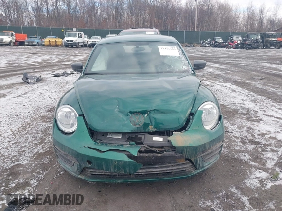 2018 Volkswagen Beetle S z VIN 3VWFD7AT7JM714915, wystawiony jako IAAI lot #41416623 z przebiegiem 49 134 mil mil oraz . Historia ofert i sprzedaży dostępna na DreamBid. Obrazek 12.