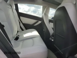 2019 Tesla Model 3 Mid Range z VIN 5YJ3E1EA5KF480188, wystawiony jako Copart lot #53817545 z przebiegiem 121 846 mil mil oraz Szkoda całkowita • Salvage title. Historia ofert i sprzedaży dostępna na DreamBid. Obrazek 10.