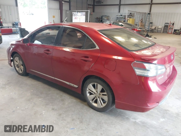 2010 Lexus HS 250h z VIN JTHBB1BAXA2005211, wystawiony jako IAAI lot #41884955 z przebiegiem 214 578 mil mil oraz . Historia ofert i sprzedaży dostępna na DreamBid. Obrazek 3.