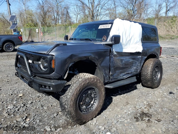 2022 Ford Bronco with VIN 1FMDE5AH5NLB19801, listed as a Copart auction lot 89247225 with 7,759 mi miles and Salvage Title. Bid and sale history available at carsss.com. Image 1.