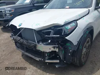 2023 BMW X1 xDrive28i с VIN WBX73EF06P5W91223, выставлен на аукционе IAAI как лот 42379129 с пробегом 9 982 миль миль и . История ставок и продаж доступна на DreamBid. Изображение 6.