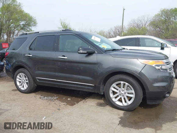 2015 Ford Explorer XLT with VIN 1FM5K7D84FGC63421, listed as a IAAI auction lot 41976273 with 62,362 mi miles and . Bid and sale history available at carsss.com. Image 13.