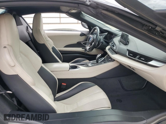 2019 BMW i8 z VIN WBY2Z6C51KVB82985, wystawiony jako Copart lot #47491815 z przebiegiem 74 489 mil mil oraz Szkoda całkowita • Salvage title. Historia ofert i sprzedaży dostępna na DreamBid. Obrazek 10.