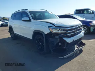 2023 Volkswagen Atlas SE с VIN 1V2JR2CA8PC548121, выставлен на аукционе IAAI как лот 42129010 с пробегом 42 621 миль миль и . История ставок и продаж доступна на DreamBid. Изображение 6.