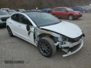 2020 Tesla Model 3 Standard Range Plus z VIN 5YJ3E1EA2LF645406, wystawiony jako Copart lot #52493395 z przebiegiem 102 126 mil mil oraz Szkoda całkowita • Salvage title. Historia ofert i sprzedaży dostępna na DreamBid. Obrazek 4.