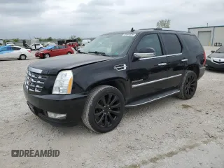 2010 Cadillac Escalade z VIN 1GYUKAEF1AR176495, wystawiony jako Copart lot #50527024 z przebiegiem 155 806 mil mil oraz Szkody całkowita. Historia ofert i sprzedaży dostępna na DreamBid. Obrazek 1.