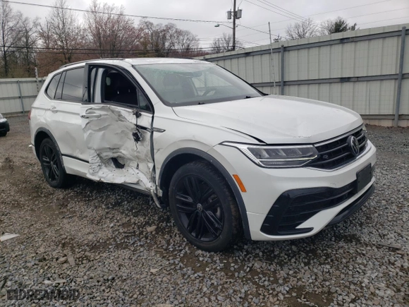 2022 Volkswagen Tiguan SE R-Line Black with VIN 3VVCB7AX0NM105283, listed as a Copart auction lot 49964315 with 41,317 mi miles and Salvage Title. Bid and sale history available at carsss.com. Image 4.