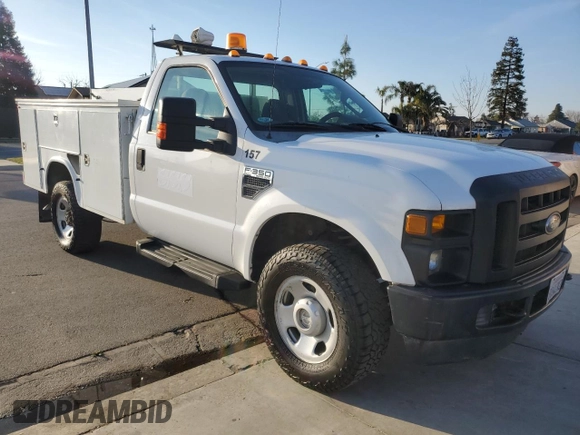2009 Ford F-350 with VIN 1FDSF35Y09EA28559, listed as a Copart auction lot 46717995 with 235,706 mi miles and Clean title. Bid and sale history available at DreamBid. Image 1.