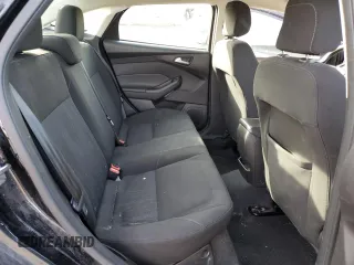 2018 Ford Focus SE z VIN 1FADP3FE6JL232769, wystawiony jako Copart lot #87667595 z przebiegiem 124 496 mil mil oraz Szkoda całkowita • Salvage title. Historia ofert i sprzedaży dostępna na DreamBid. Obrazek 10.