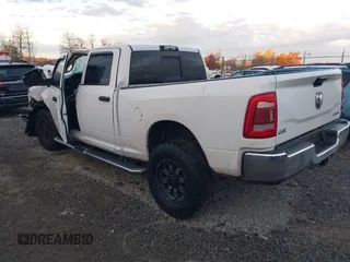 2019 Ram 2500 Tradesman with VIN 3C6UR5CL8KG676342, listed as a IAAI auction lot 40760818 with 58,840 mi miles. Bid and sale history available at carsss.com. Image 3.