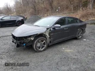 2025 Kia K4 LXS with VIN 3KPFT4DE1SE024591, listed as a Copart auction lot 51592495 with 2,511 mi miles and Salvage Title. Bid and sale history available at carsss.com. Image 1.