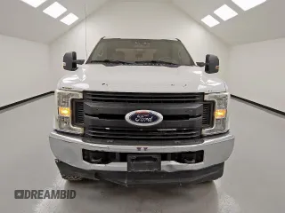 2019 Ford F-250 XL with VIN 1FT7W2BT8KEC70552, listed as a Copart auction lot 62522215 with 137,095 mi miles and Clean title. Bid and sale history available at DreamBid. Image 5.