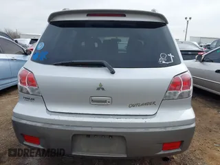 2003 Mitsubishi Outlander XLS with VIN JA4LX41G93U022114, listed as a IAAI auction lot 41776928 with 334,774 mi miles. Bid and sale history available at carsss.com. Image 16.