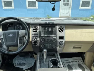 2017 Ford Expedition Limited with VIN 1FMJU1KT8HEA12008, listed as a Copart auction lot 61261115 with 46,620 mi miles and Clean title. Bid and sale history available at DreamBid. Image 9.