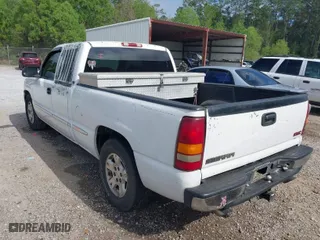 2002 GMC Sierra 1500 SLE with VIN 2GTEC19V421138682, listed as a IAAI auction lot 41945481 with 520,499 mi miles. Bid and sale history available at carsss.com. Image 6.