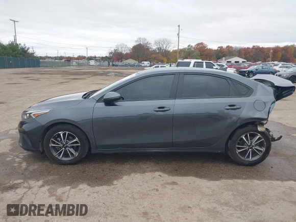 2022 Kia Forte LXS with VIN 3KPF24ADXNE445812, listed as a IAAI auction lot 40752513 with 0 mi miles. Bid and sale history available at carsss.com. Image 14.