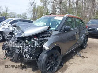 2020 Nissan Kicks SR z VIN 3N1CP5DV0LL542155, wystawiony jako IAAI lot #41997210 z przebiegiem 84 114 mil mil oraz . Historia ofert i sprzedaży dostępna na DreamBid. Obrazek 6.