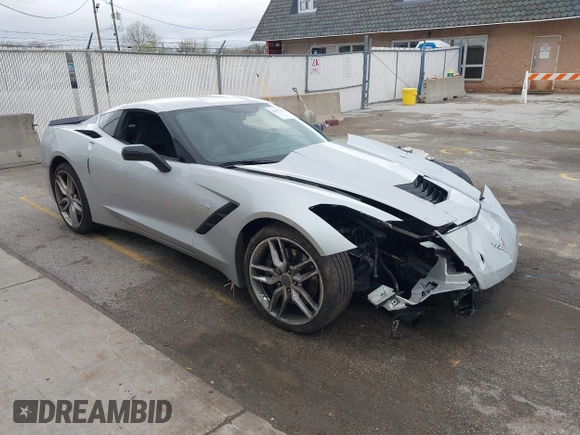2015 Chevrolet Corvette Z51 3LT z VIN 1G1YM2D74F5114985, wystawiony jako IAAI lot #42077336 z przebiegiem 52 965 mil mil oraz . Historia ofert i sprzedaży dostępna na DreamBid. Obrazek 1.