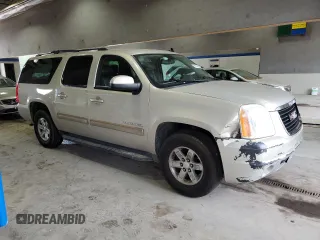 2011 GMC Yukon XL SLT with VIN 1GKS1KE01BR258475, listed as a Copart auction lot 55305385 with 201,517 mi miles and Clean Title. Bid and sale history available at carsss.com. Image 4.