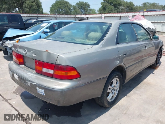 1997 Lexus ES 300 z VIN JT8BF22G8V5004366, wystawiony jako IAAI lot #42298289 z przebiegiem 376 934 mil mil oraz . Historia ofert i sprzedaży dostępna na DreamBid. Obrazek 4.