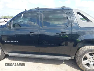 2011 Chevrolet Avalanche LS with VIN 3GNMCEE06BG288756, listed as a IAAI auction lot 42094856 with 229,826 mi miles and . Bid and sale history available at DreamBid. Image 14.