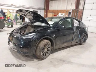2022 Tesla Model Y Long Range z VIN 7SAYGDEE0NF342215, wystawiony jako IAAI lot #42136858 z przebiegiem 53 037 mil mil oraz . Historia ofert i sprzedaży dostępna na DreamBid. Obrazek 16.