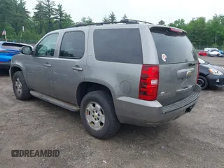2009 Chevrolet Tahoe 2LT z VIN 1GNFK23069R250256, wystawiony jako IAAI lot #42448620 z przebiegiem 207 255 mil mil oraz . Historia ofert i sprzedaży dostępna na DreamBid. Obrazek 3.