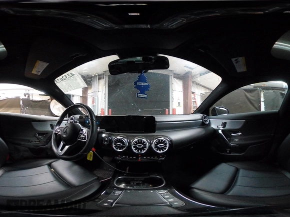 2021 Mercedes-Benz CLA 250 z VIN W1K5J4GB5MN222422, wystawiony jako IAAI lot #42326737 z przebiegiem 42 327 mil mil oraz . Historia ofert i sprzedaży dostępna na DreamBid. Obrazek 20.