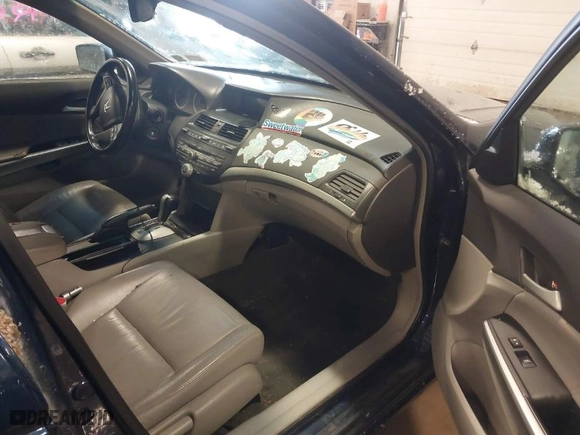 2009 Honda Accord Sdn EX-L with VIN 1HGCP26819A093542, listed as a IAAI auction lot 41625628 with 132736 miles. Bid and sale history available at carsss.com. Image 5.