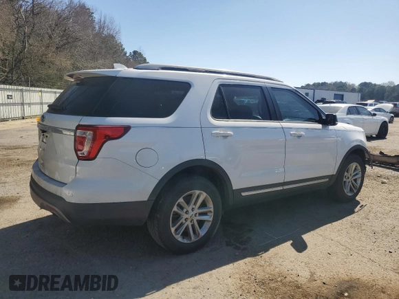 2017 Ford Explorer XLT with VIN 1FM5K7D88HGD78042, listed as a Copart auction lot 48371795 with 134,202 mi miles and Salvage Title. Bid and sale history available at carsss.com. Image 3.